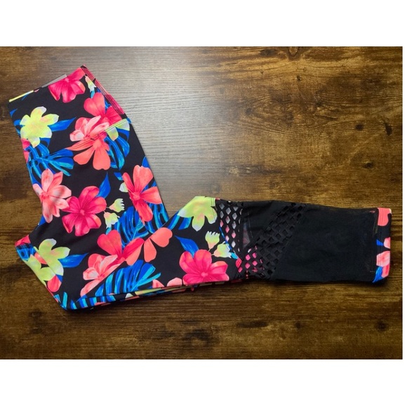 🛑{SOLD}PINK Victoria Secret Ultimate Collection High Waist 7/8 Ankle Leggings - Picture 3 of 8